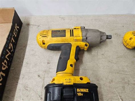 DeWalt Cordless Tools - Lee Real Estate & Auction Service