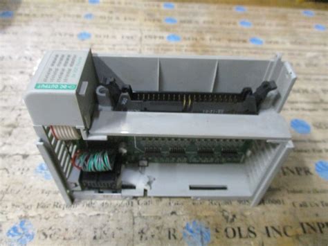 Allen Bradley 1769 Ob32t 32pt Dc Output 24v Sourcing Output Unit A 31