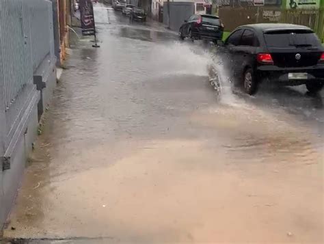 Bueiro Entupido Causa Alagamento Na Regi O Central De Brumadinho