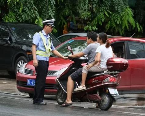 2023年1月起，电动车、三轮车、四轮车上路迎来多个新要求 多个电动车四轮 东方金报网