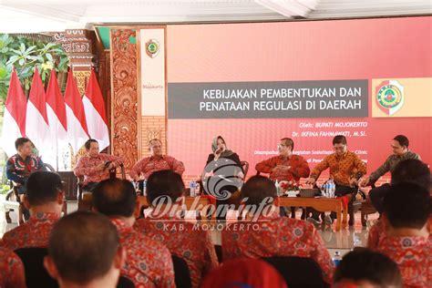 Buka Sosialisasi Coaching Clinic Bupati Ikfina Harapkan Perangkat