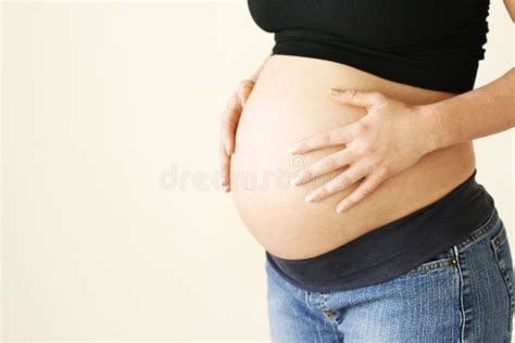 Ventre De Femmes Enceintes Photo Stock Image Du Naissance 286128