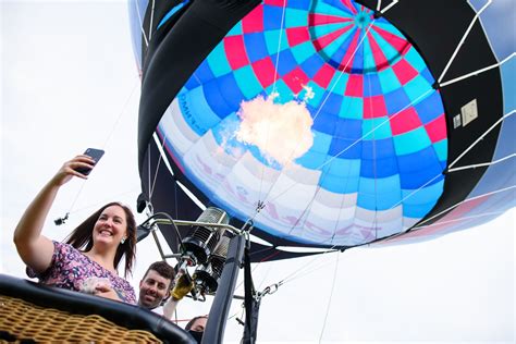 Photographs Of Couple S Creative Wedding In A Hot Air Balloon Rangefinder