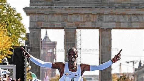 Kenia Se Rinde A Eliud Kipchoge Tras Batir El R Cord Mundial De Marat N