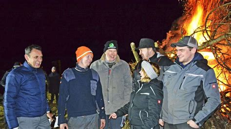 Der Protest Geht Weiter Bauern Entz Nden Mahnfeuer Kronach Neue