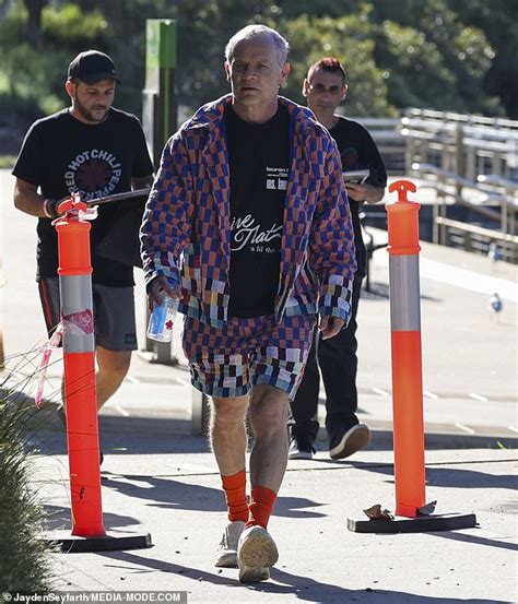 Red Hot Chilli Peppers Anthony Kiedis Takes A Water Taxi To Sydney Concert Daily Mail Online