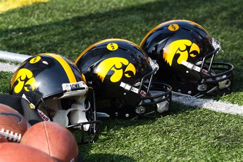 🔥 [50+] Iowa Football Wallpapers | WallpaperSafari