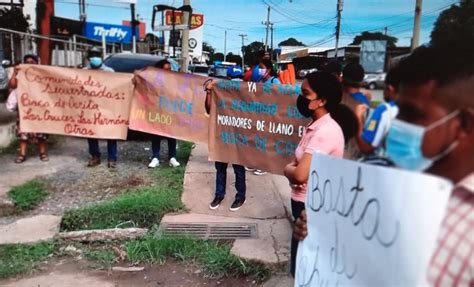 Pobladores de comunidades de Cañazas protestan frente a la Gobernación