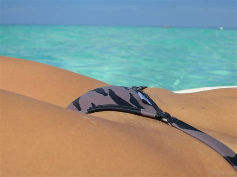 Bikini Model Beach Chic AI Enhanced IMG 0741 Topaz Sharpen Porn Pic