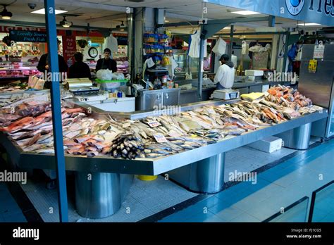 Fishmonger Stall In A Fresh Market Hi Res Stock Photography And Images