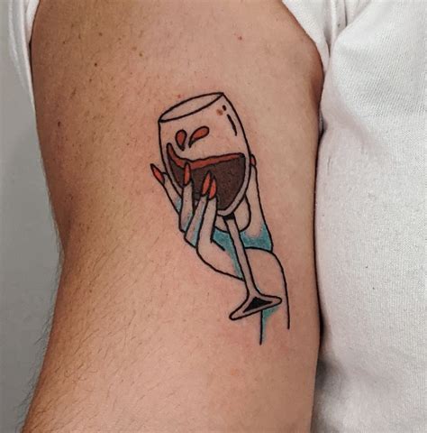 tatuagem para quem ama vinho 25 Blog da Pajaris Biquínis Moda