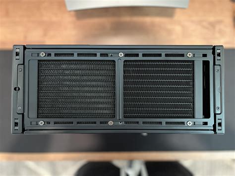 Anybody using a BeQuiet Dark Rock Pro 4 in the CM NR200? : r/sffpc