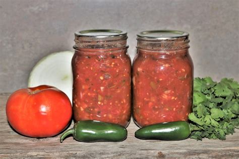 Southwest-Style Picante Sauce Recipe (Not Too Spicy!) - Delishably