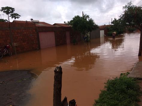 Not Cias Em Jana Ba Cerca De Casas Continuam Inundadas E Est O