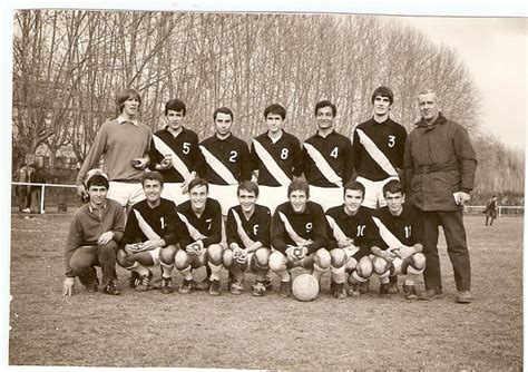 Photo De Classe Equipe Assu De 1968 Lycée Frédéric Mistral Copains D