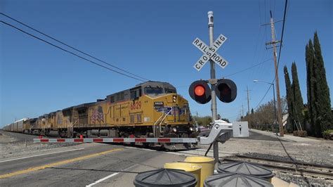 UP 6829 ILTLB Intermodal South Departs Lathrop Light Glitch Airport Way