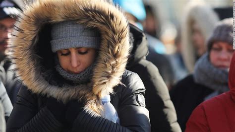 Solo los valientes con muchas capas de ropa celebrarán el Año Nuevo en