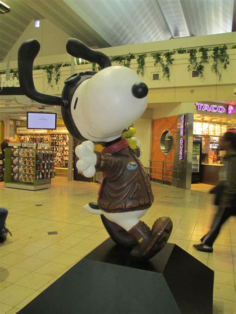 Snoopy En El Aeropuerto De Minneapolis Snoopy And Woodstock Snoopy