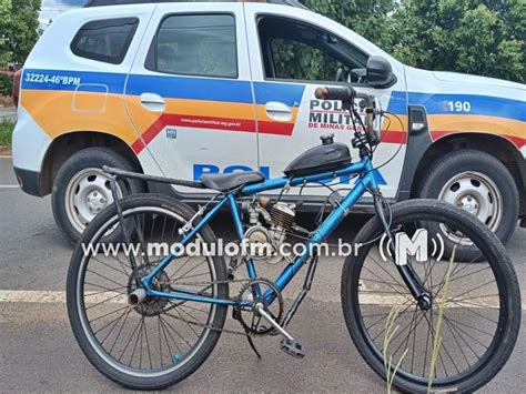 Adolescente é flagrado conduzindo bicicleta motorizada sem utilizar