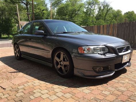 2006 Volvo S60 R 300hp Turbo AWD Titanium/Atacama 84k miles