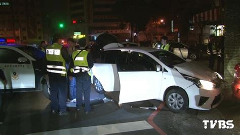 3男1女開車拉k遭警攔查 逃竄撞車被逮│拒捕│未成年│吸毒│tvbs新聞網