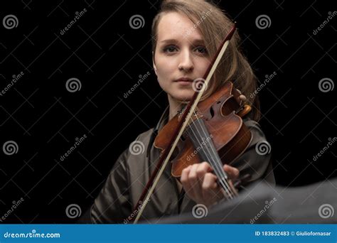 Attractive Professional Female Violinist On Black Stock Image Image Of Performing Baroque