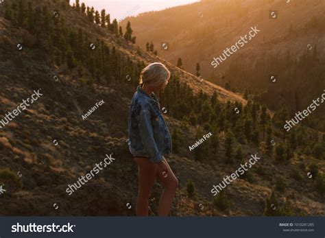 Sexy Blonde Girl Behind Stock Photo 1010281285 Shutterstock