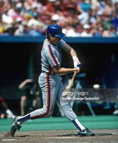 New York Mets Ray Knight Photos And Premium High Res Pictures Getty