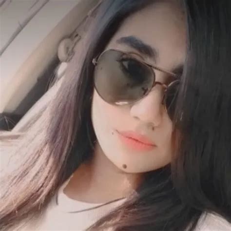 She Missed Her Flight Lesbian Fingering Porn XHamster