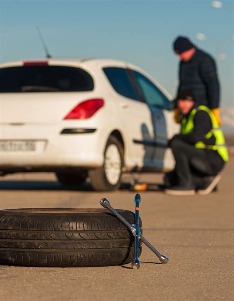 Flat Tire Repair Vancouver - Aria Towing | Roadside Assistance