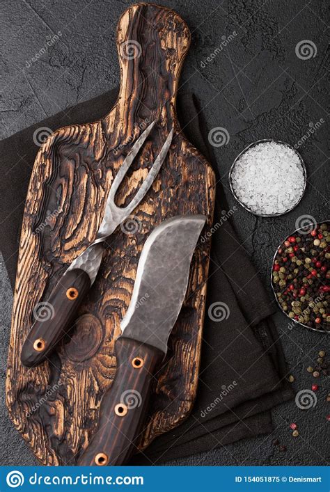 Cuchillo Y Bifurcaci N De La Carne Del Vintage En La Tajadera Del