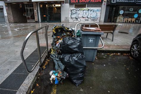 Casi una decena de contenedores quemados en A Coruña durante Fin de Año