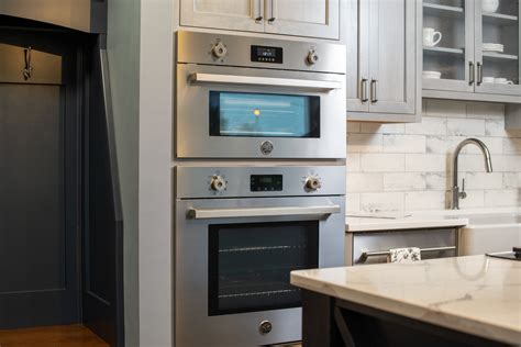 How To Choose Between a Range Or a Cooktop & Wall Oven - LJ's Kitchens