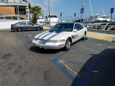 Critics clash over the new lincoln car luxury design choices 1