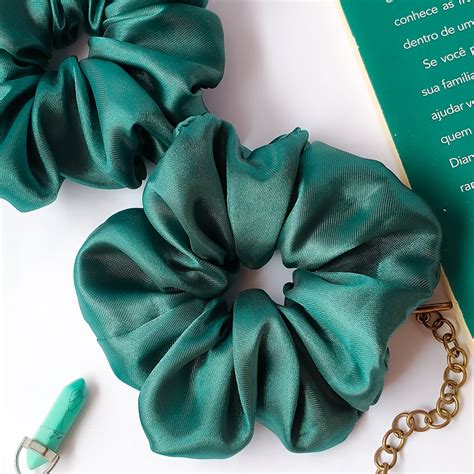 Scrunchie De Cetim Esmeralda Bela Mo A