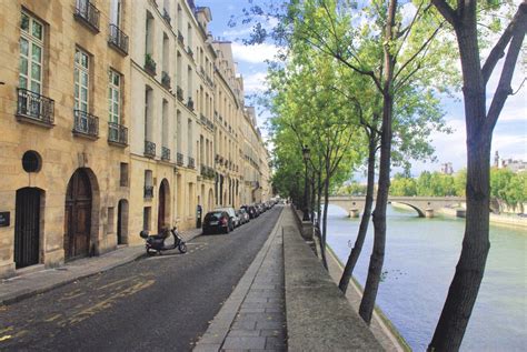 Discover the Ile Saint-Louis, Paris' treasure island - French Moments