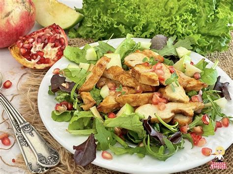 INSALATA Con Il POLLO E MELAGRANA A Tavola Con Tea