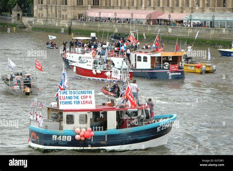 Nigel farage fish hi-res stock photography and images - Alamy