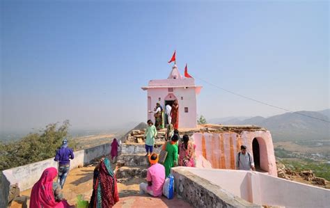 Pushkar Savitri Mata Temple Rope Way Charges, Timings, Booking - Taj ...