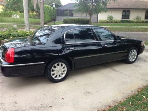 Sell used 2011 Lincoln Town CAR SIGNATURE L BLACK FLORIDA 1 OWNER ...