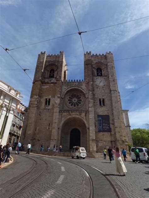 Lisbon Private Guided Historical Sightseeing Tour By Tuk Tuk