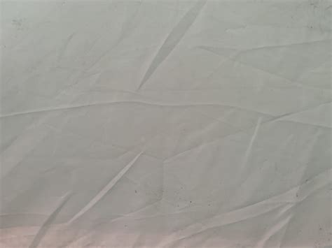 Off white cloth with visible wrinkles | Free Textures