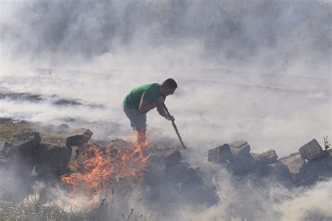 Cantabria confía que la lluvia alivie los incendios con 17 todavía