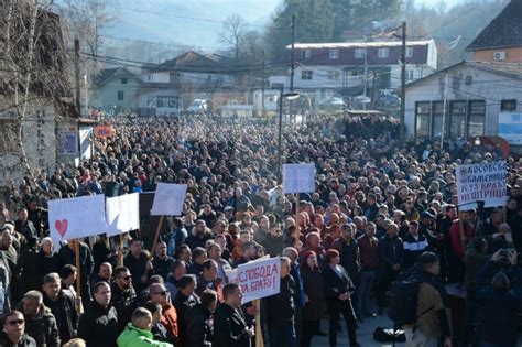 Po Eo Protest U Trpcu Zbog Ranjavanja Srpske Dece Na Badnji Dan