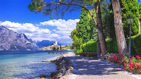 A new bike trail will allow cyclists to circle Italy's Lake Garda ...