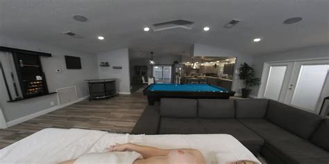 Hot Busty Babe Wants Dick Gia Ohmy