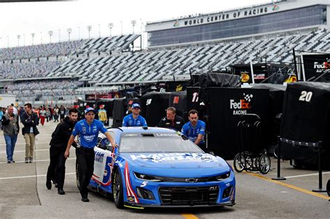 NASCAR delays Daytona 500 race by a day due to heavy rain - ABC News