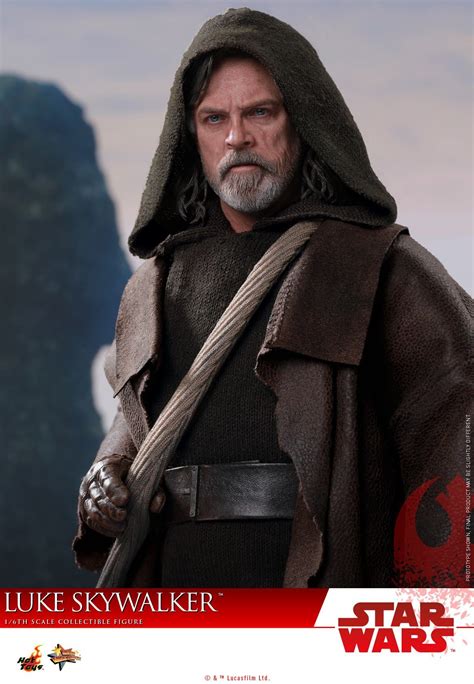 Star Wars The Last Jedi Luke Skywalker Figure By Hot Toys Serpentor