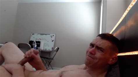 Branlette Deux Mains Enti Rement Naked Avec Jaculation D Sordonn E Pornhub Gay
