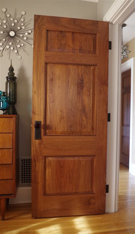 Custom Craftsman Style Panel Door With Dentil Molding Estilo